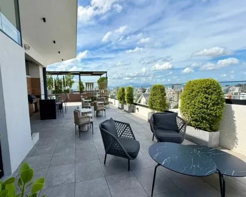 Apartamento moderno en venta en Bella Vista Sur, 3 habitaciones y 4 parqueos.